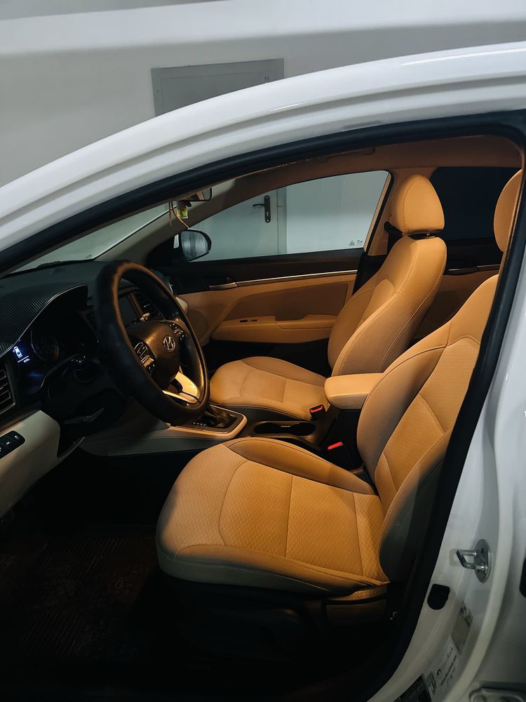 Hyundai elantra AD 2020