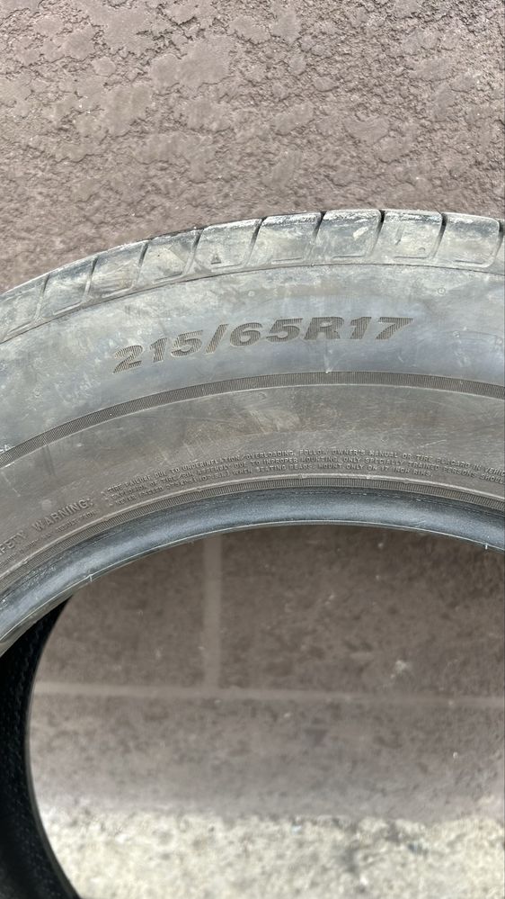 Продам шины 215/65R17