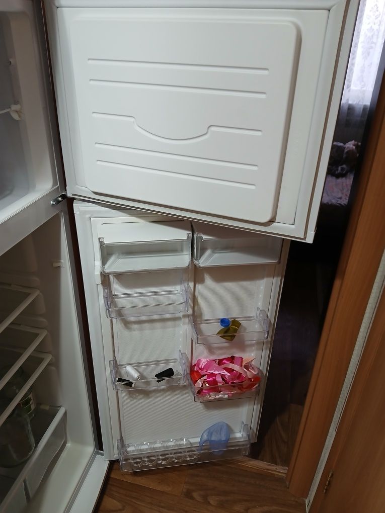 Продаю холодильник