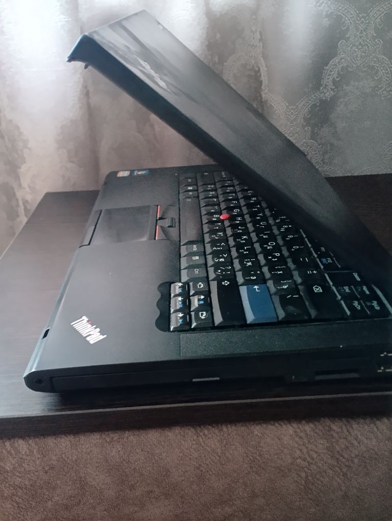 Продам ноутбук Леново thinkpad t420