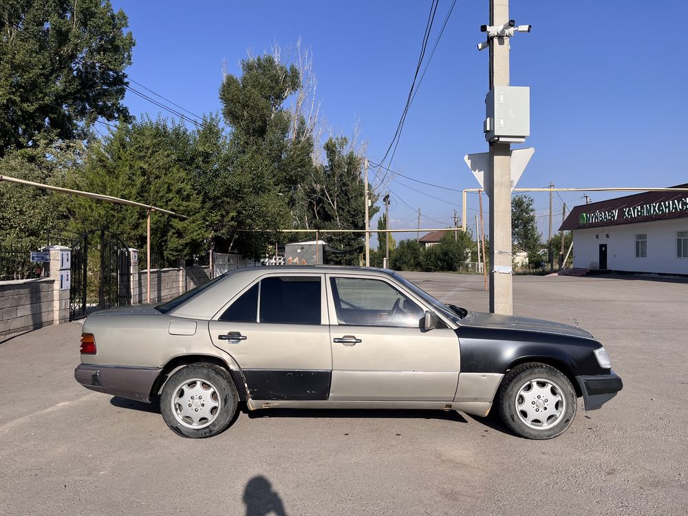 Мерседес 124 250D