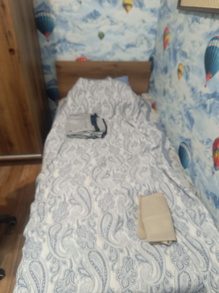 Продам спальный гарнитур
