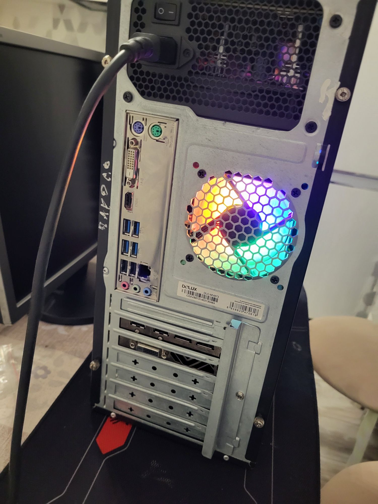 Игровой ПК: Ryzen 5, RX 580 8GB, 16GB Озу — тянет всё в Full Hd!