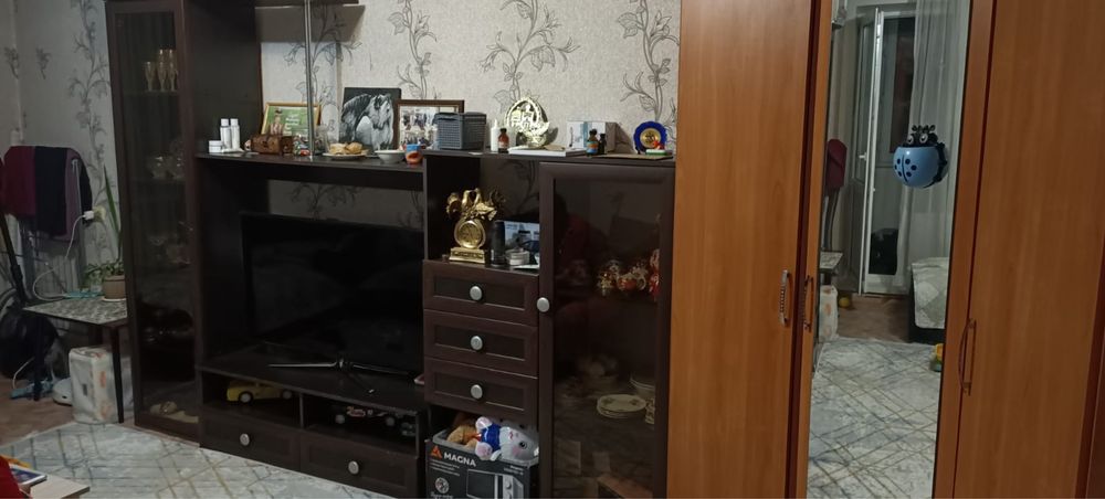 Продам стенку в зал в хорошем состоянии
