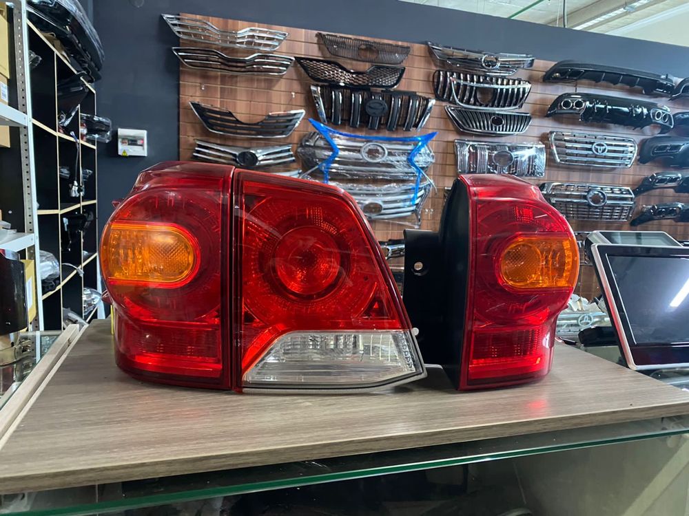 Задний фонарь для Toyota Land Cruiser 200