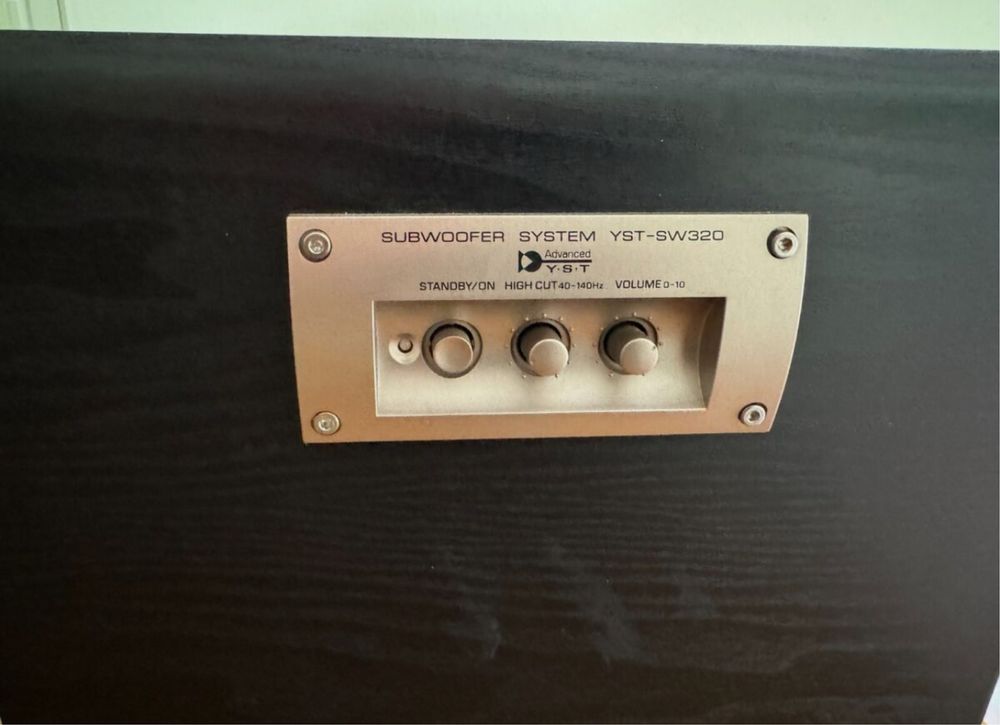 Сабвуфер Yamaha YST-SW320