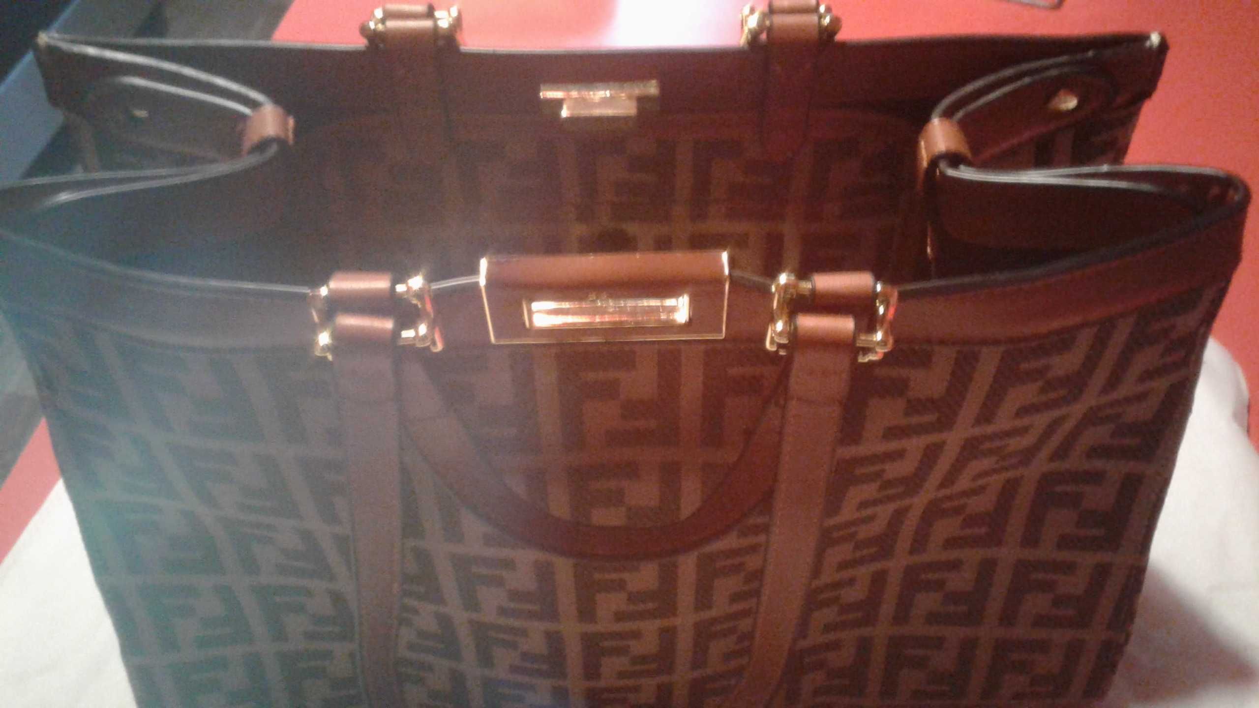 Продам сумку бренд  FENDI