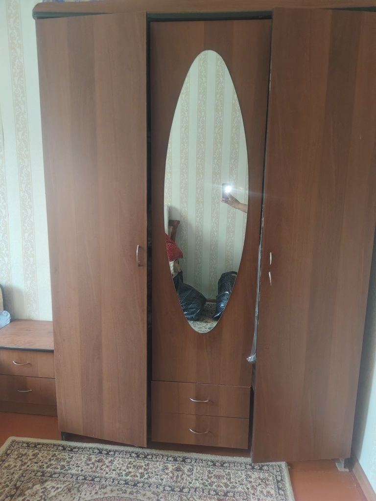 Спальный гарнитур