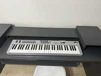 Продается MIDI-клавиатура