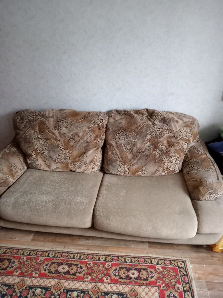 Продам Вешалки напольные новые разбираються