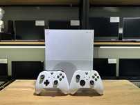 Xbox One S, 1 TB, 2 джойстика, 2 диска, 10098/А10