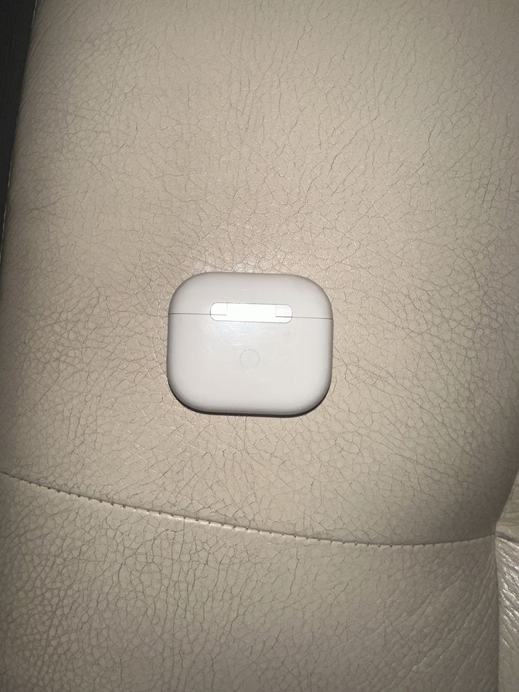 Продам AirPods 3