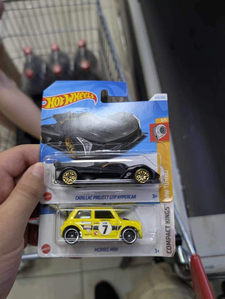 Hot Wheels: Cadillac и Mini TH