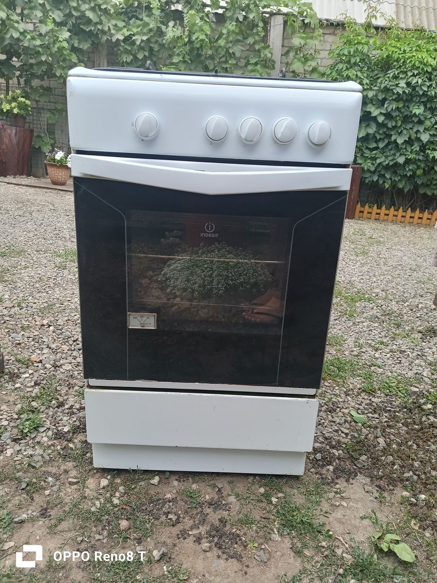 Продам газовую плиту