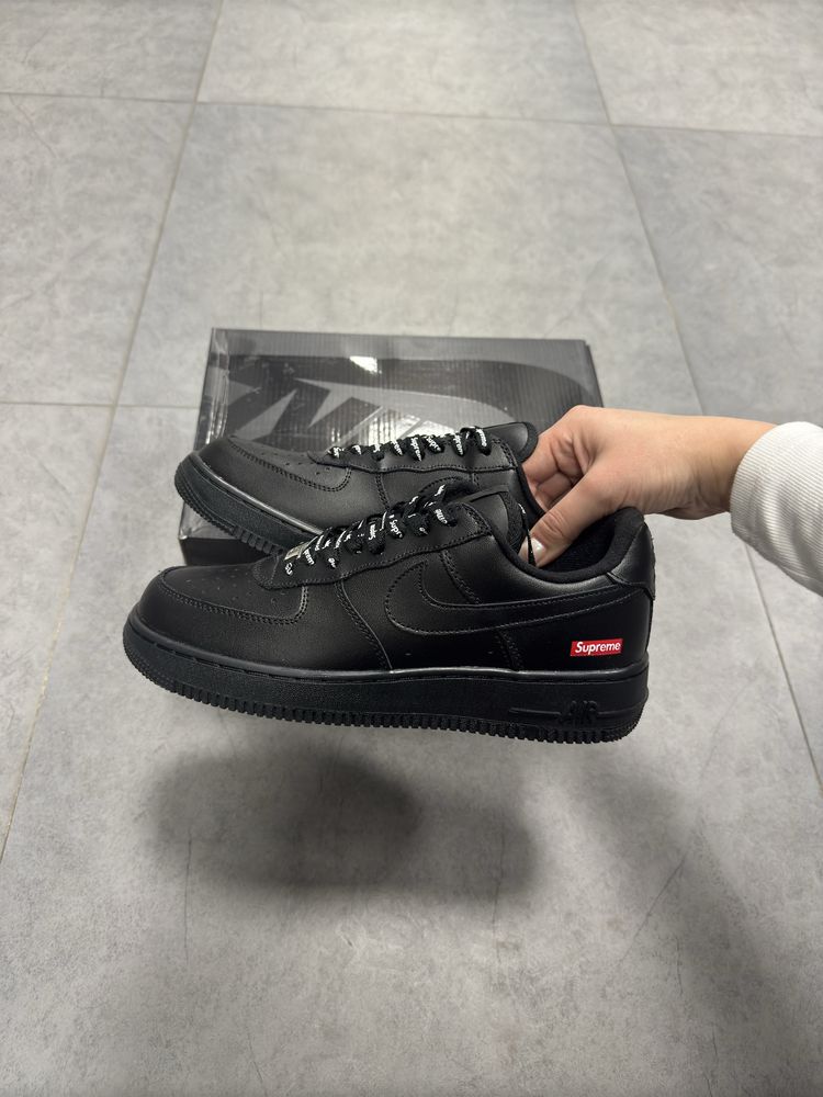 Nike Air Force 1 Low Supreme Black