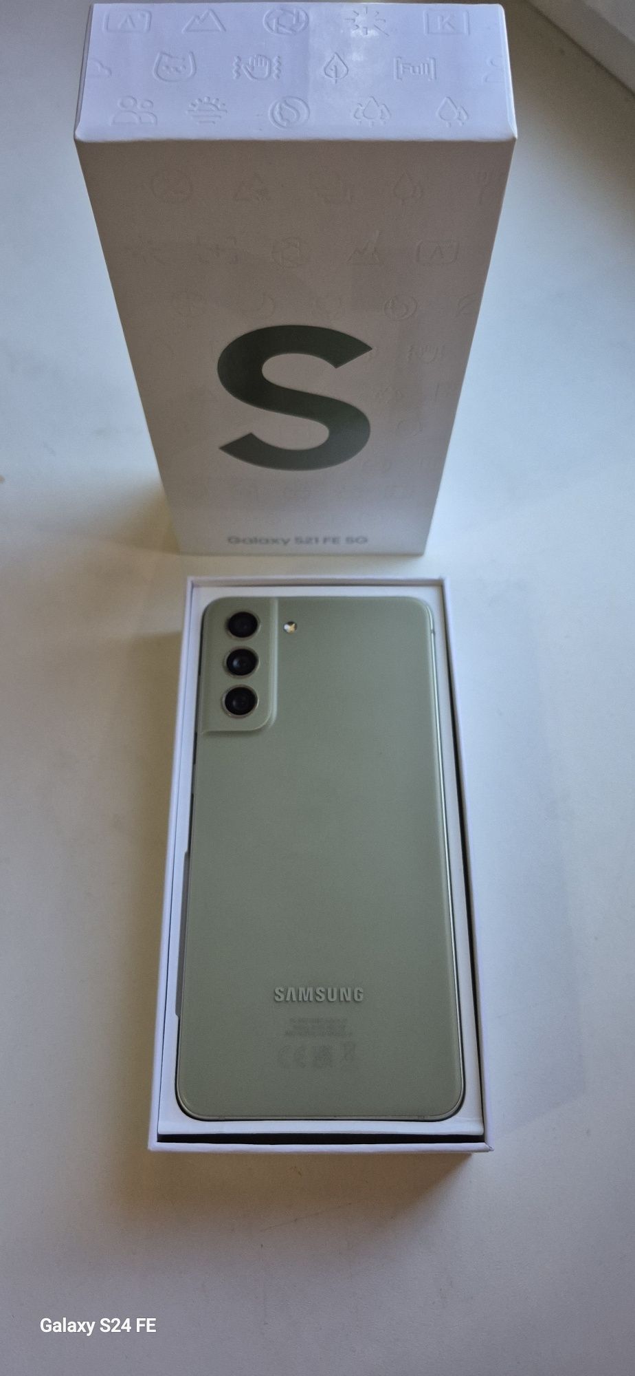 Продам Самсунг s21 fe