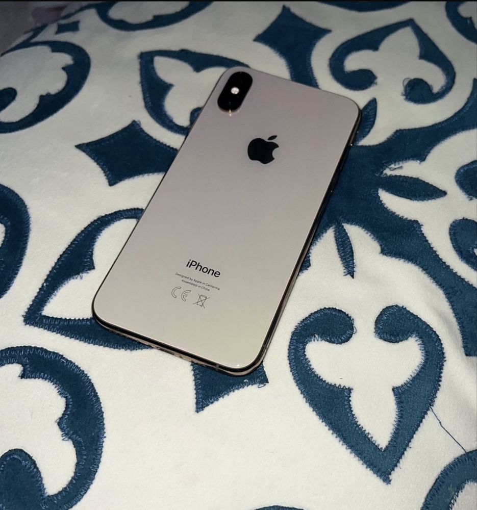 Iphone xs золотого цвета, без минусов