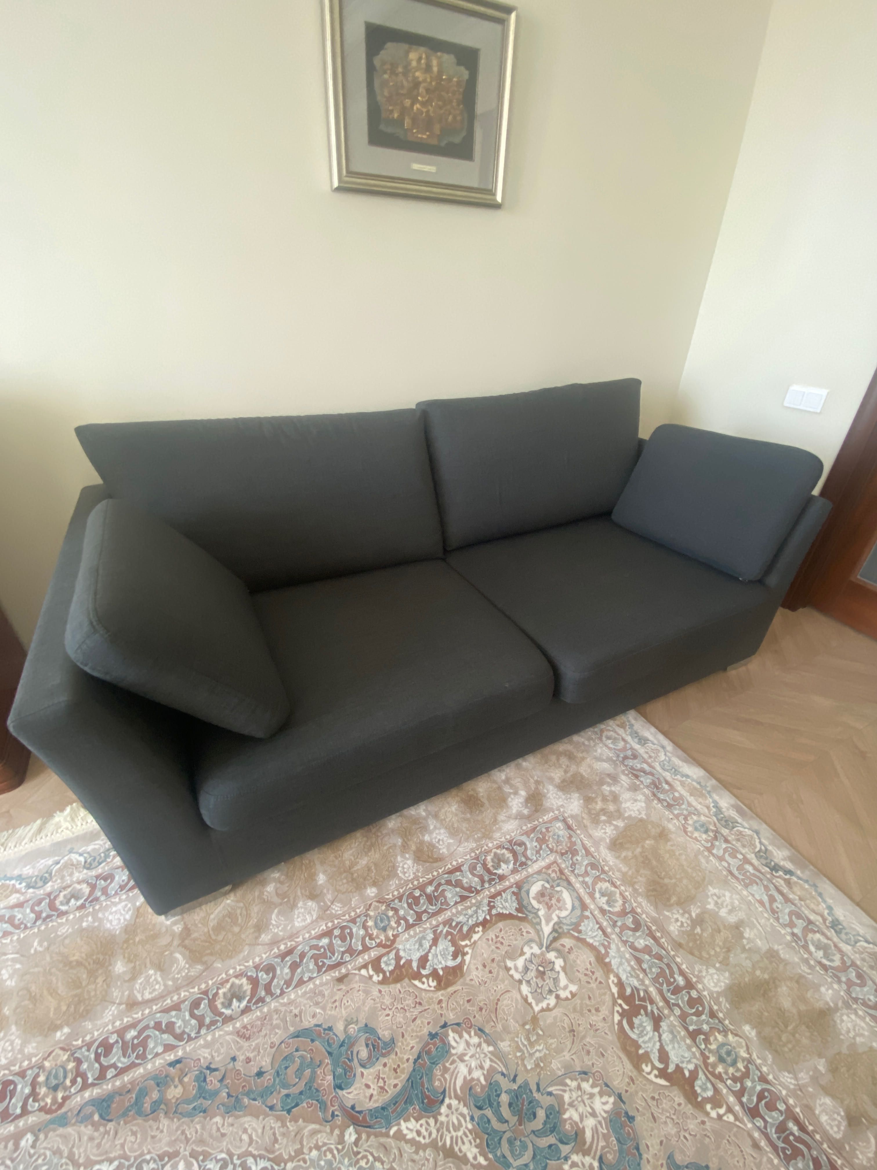 Отличный диван для гостиной