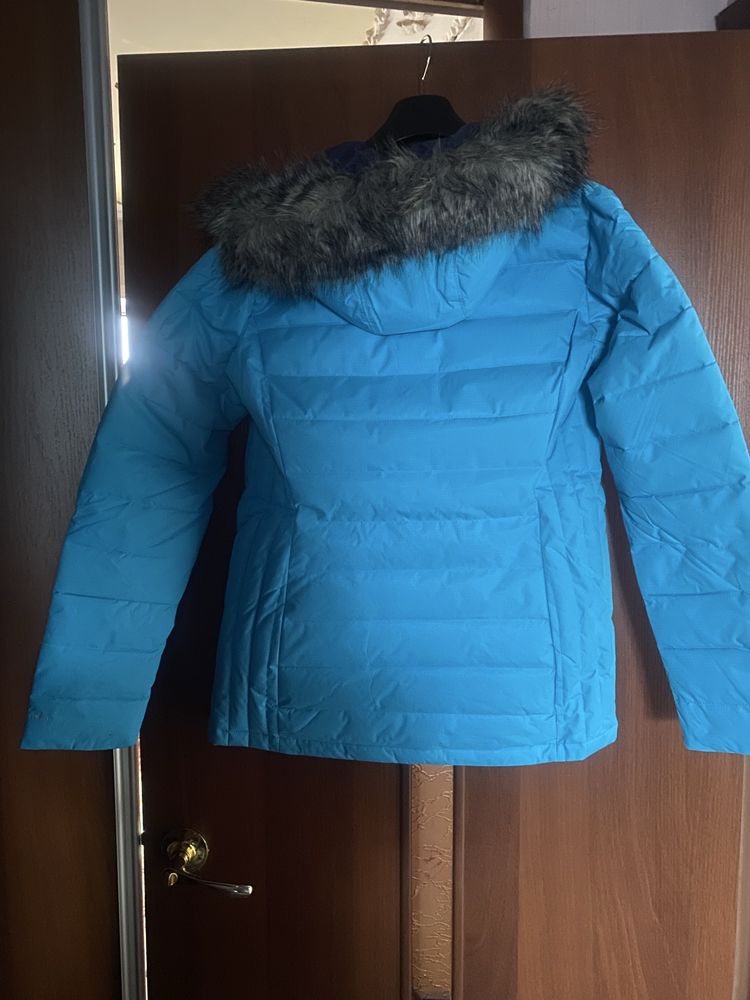 Продам куртку Columbia  размер S новая
