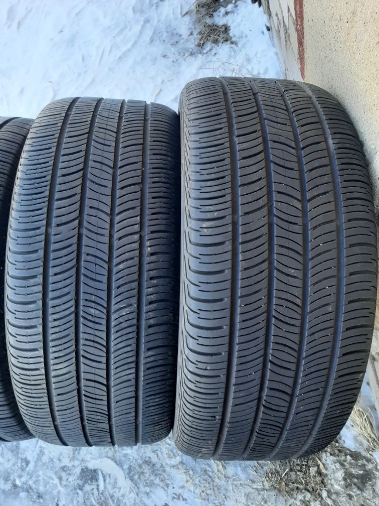 Продам шины 245/45/19