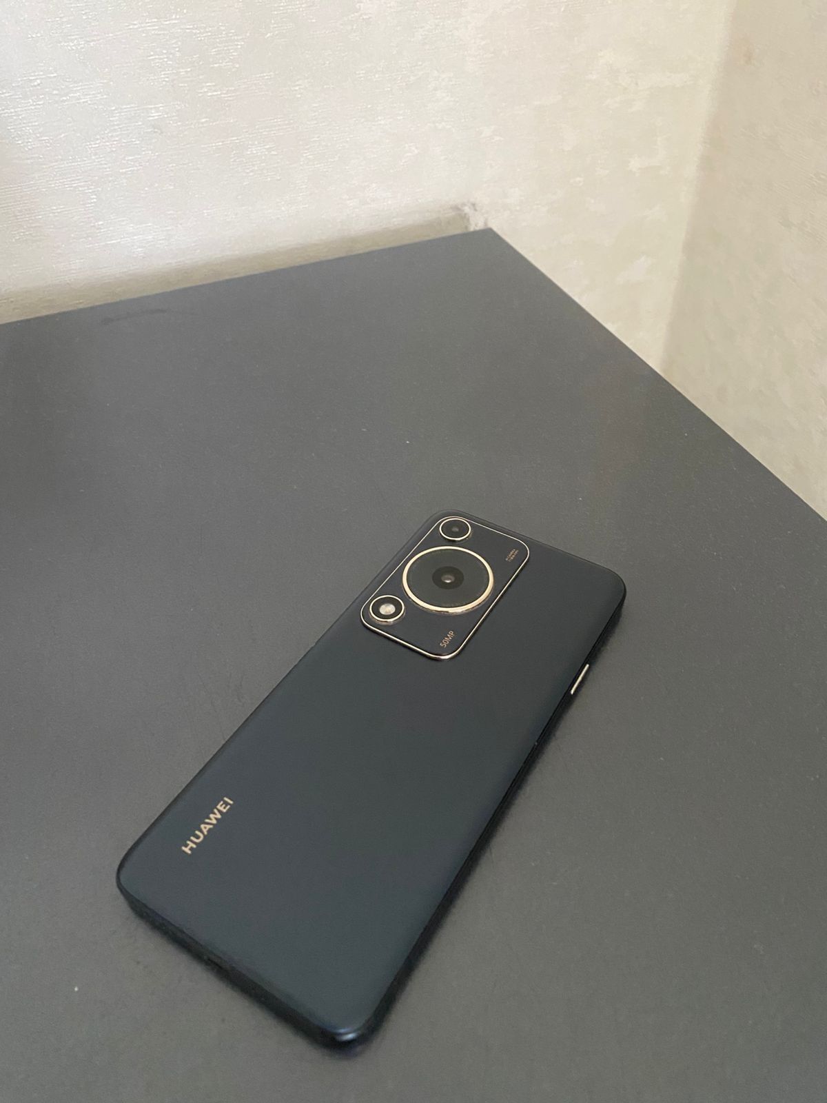 Продаю Huawei nova Y72 память 256