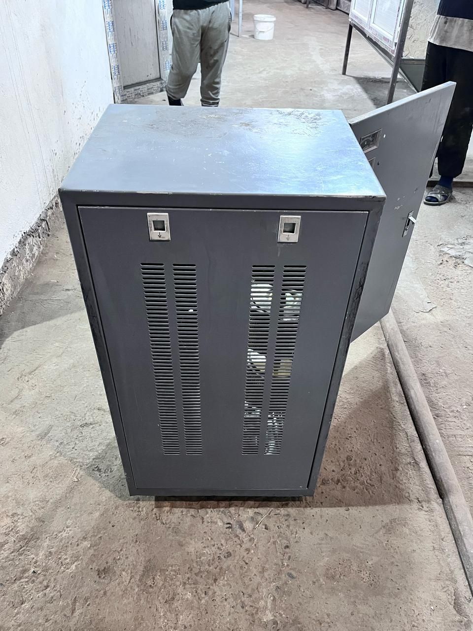Стабилизатор 30kwСтабилизатор 30kw
В идеальном состоянии б/у
В идеальн
