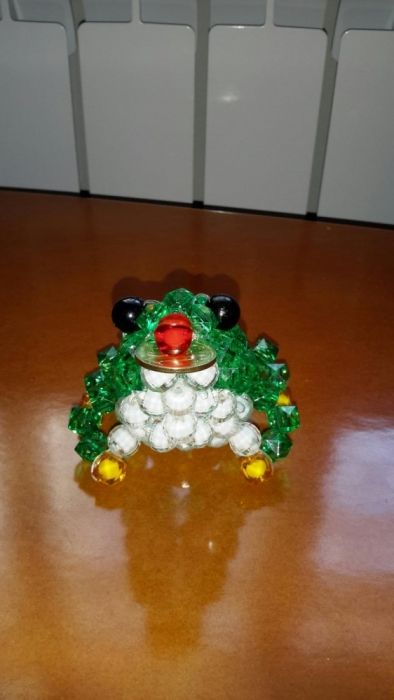 Лягушка из бусин