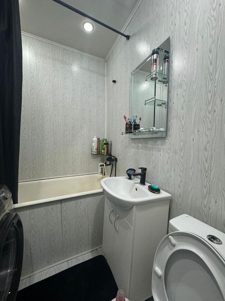 Продам 2х ком квартиру на жазире