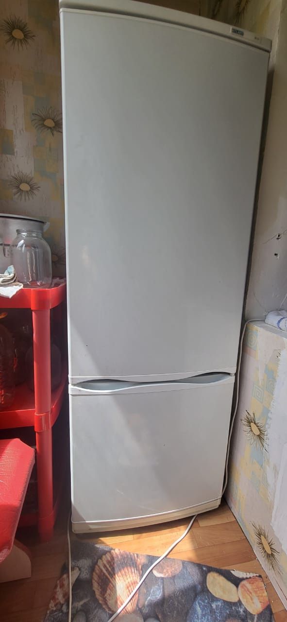 Срочно продам холодильник