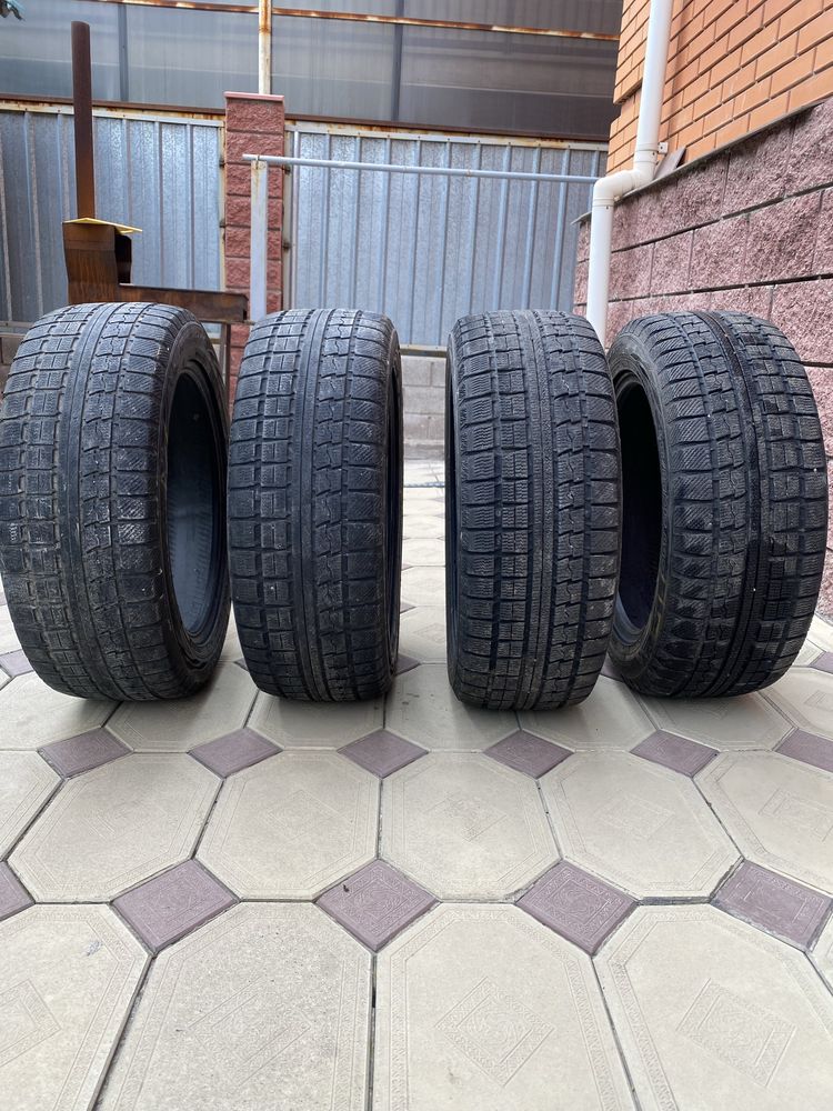 Продам Японские Зимние Шины Nitto 215/55 R17
