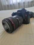 Продаётся фотоаппарат Canon EOS 6D с комплектом аксессуаров