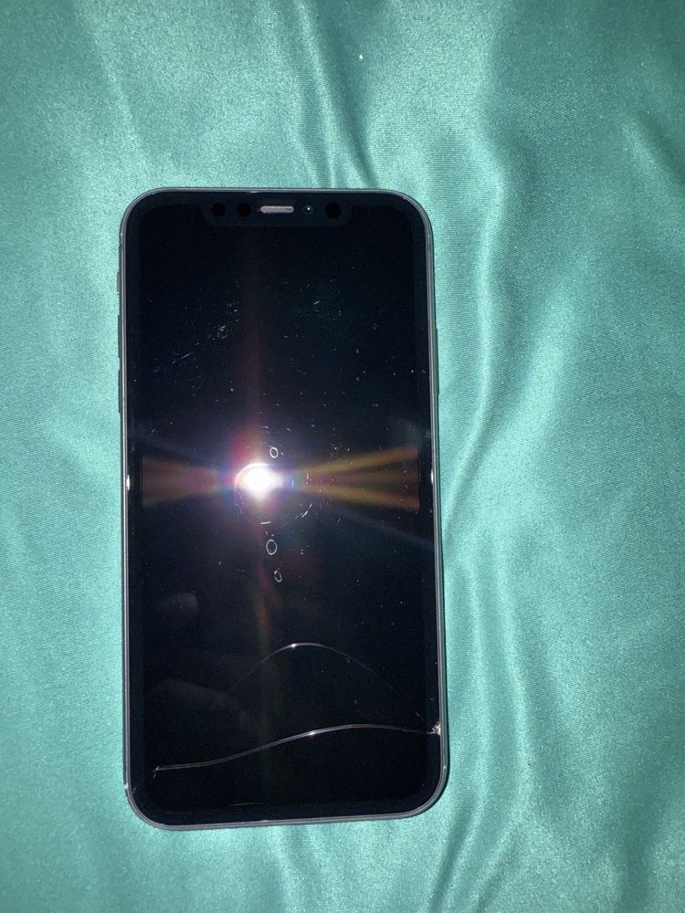 Iphone 11  буууу