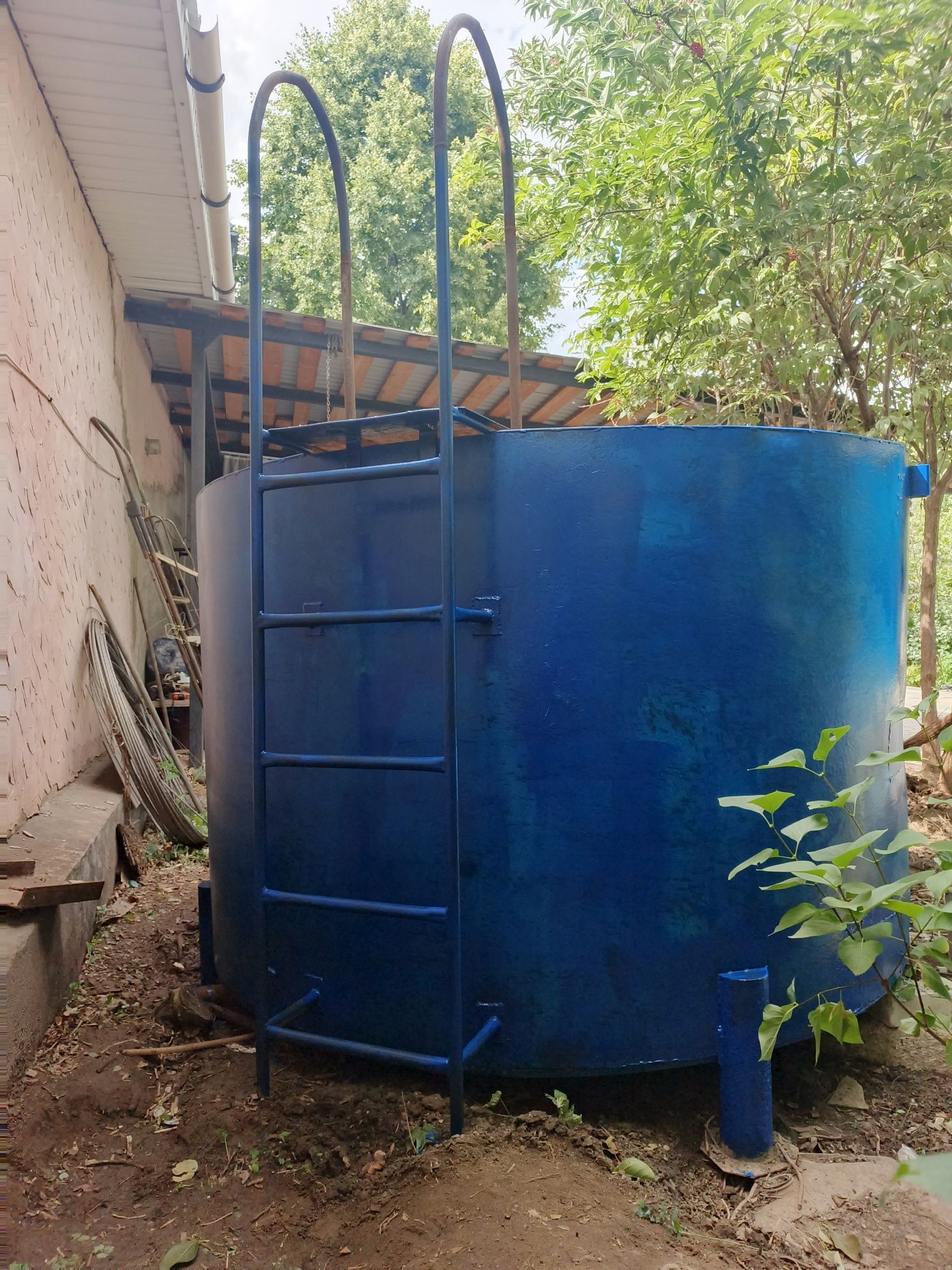 Продам емкость металлическую для полива