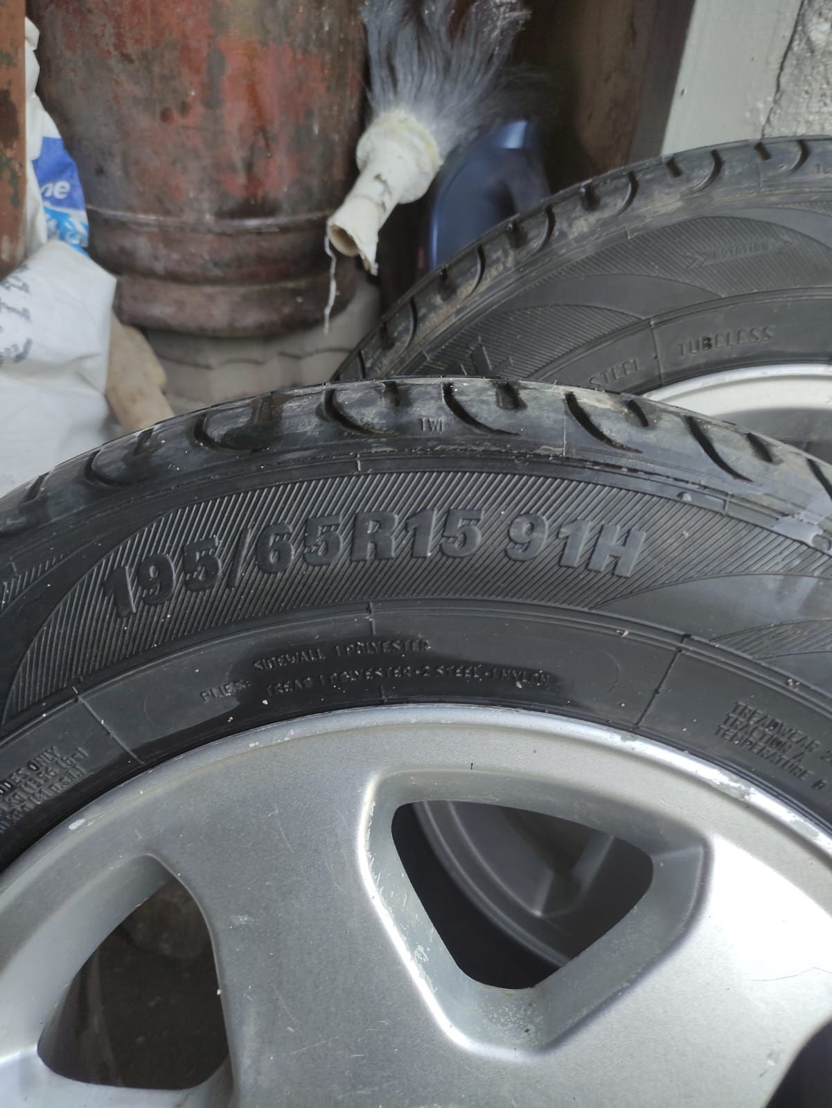 Продаетн диски с шины