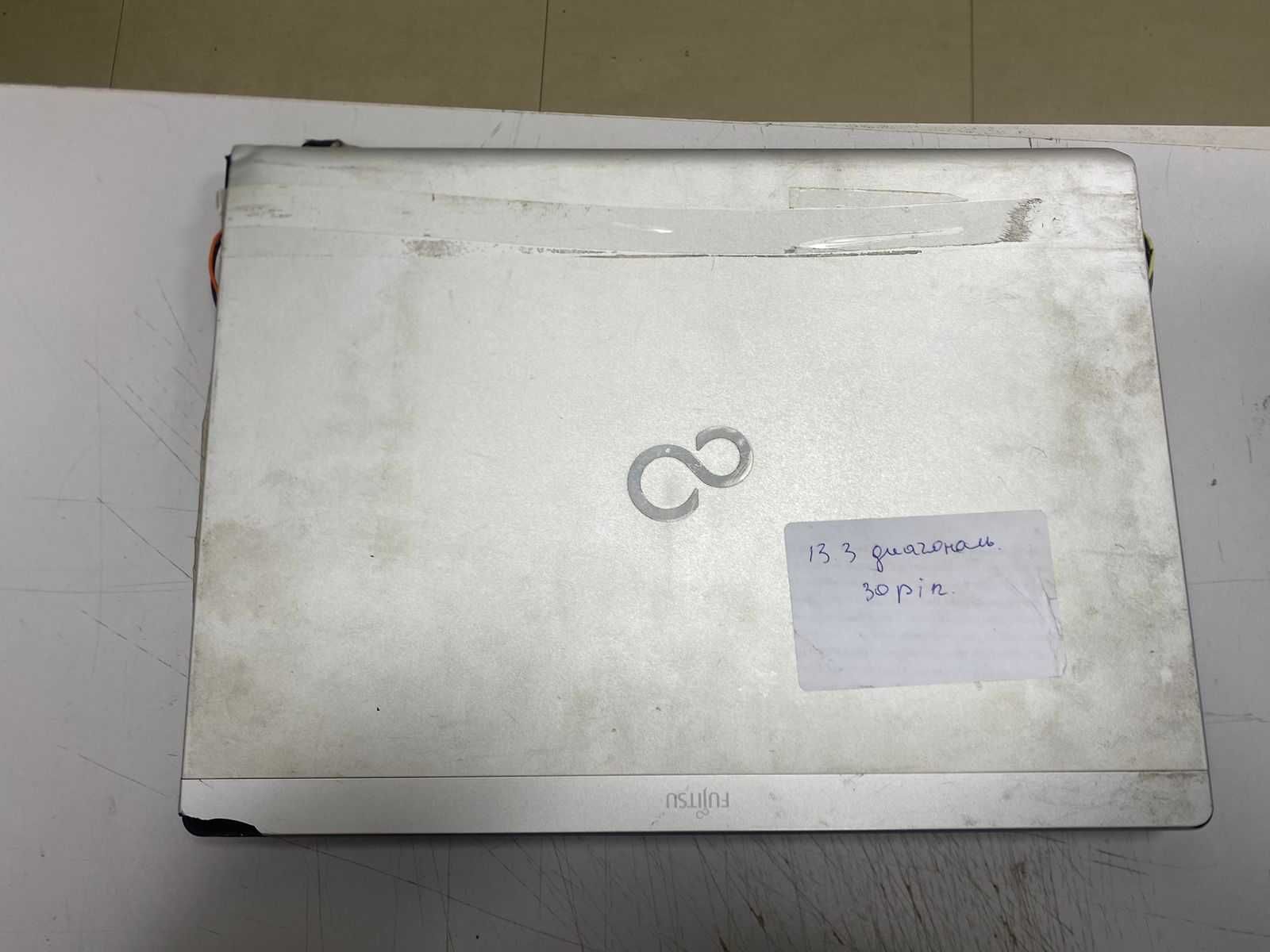 Fujitsu UH552 Windows 8