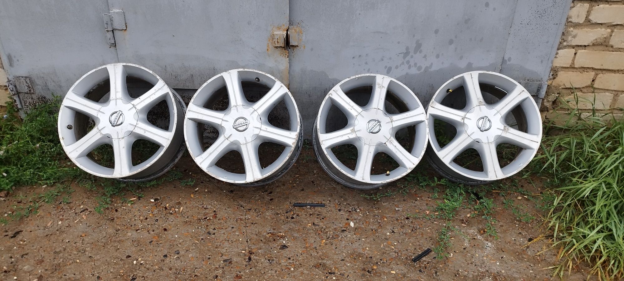 Продам оригинальные диски Ниссан R17