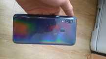 Продам Samsung A40