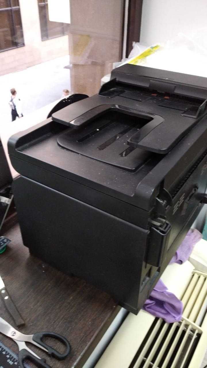 Лазерный цветной принтер, сканер, ксерокс HP Laserjet Pro 100 Color