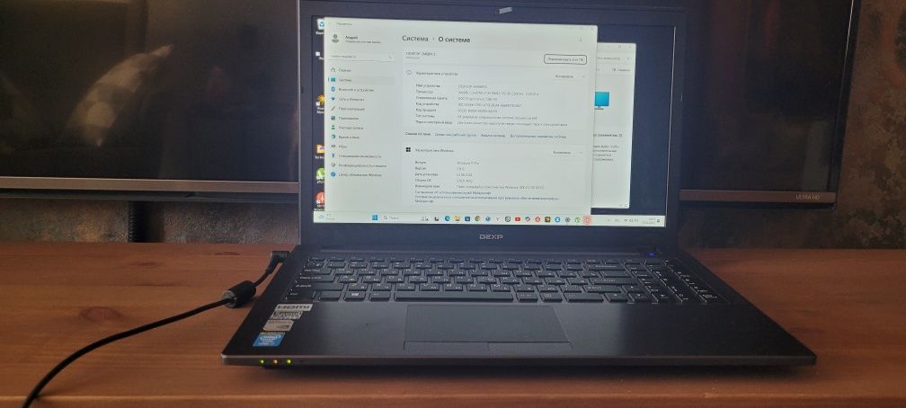 Ноутбук Dexp intel core i7,экран full HD ips