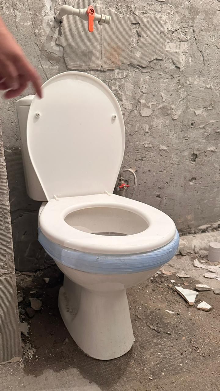 Продам унитаз                .