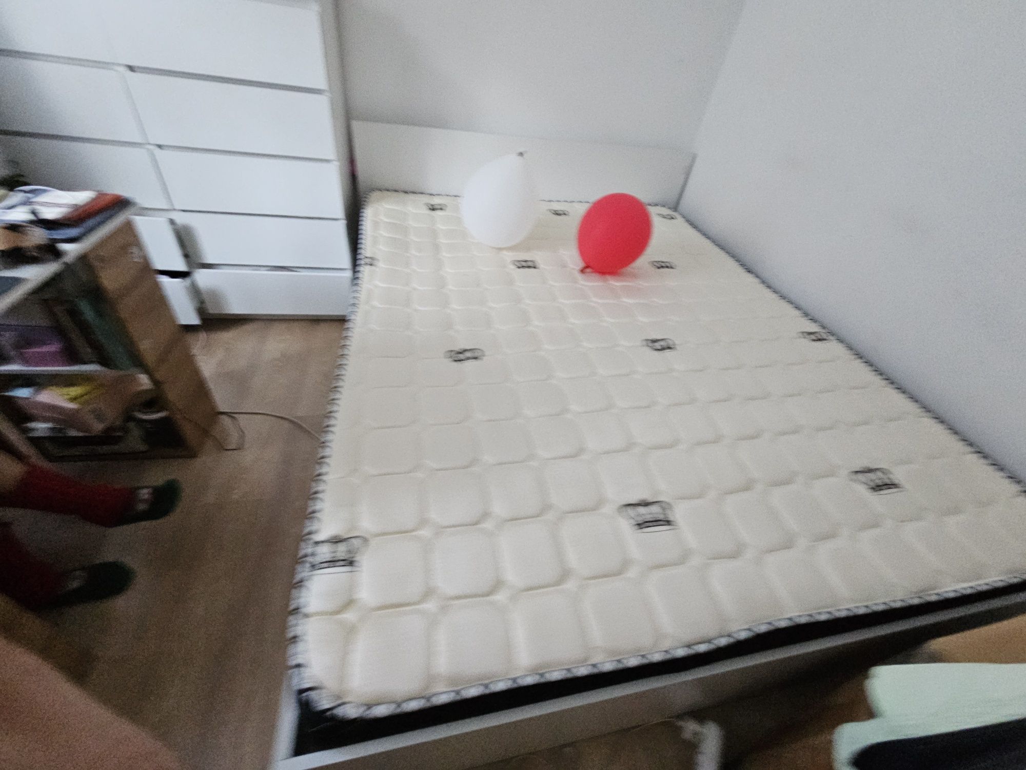 Двуспальная кровать
