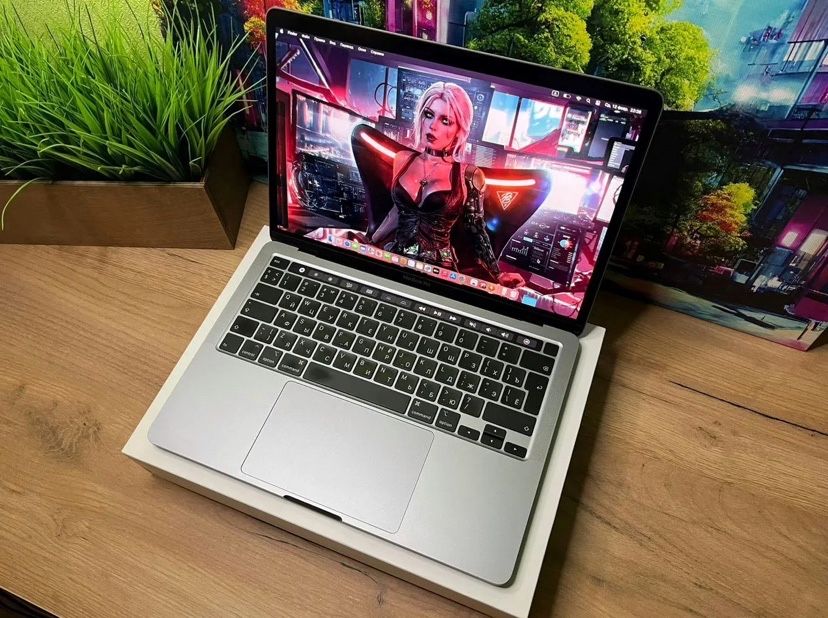 MacBook Pro 16, i7, 16gb, 512gb