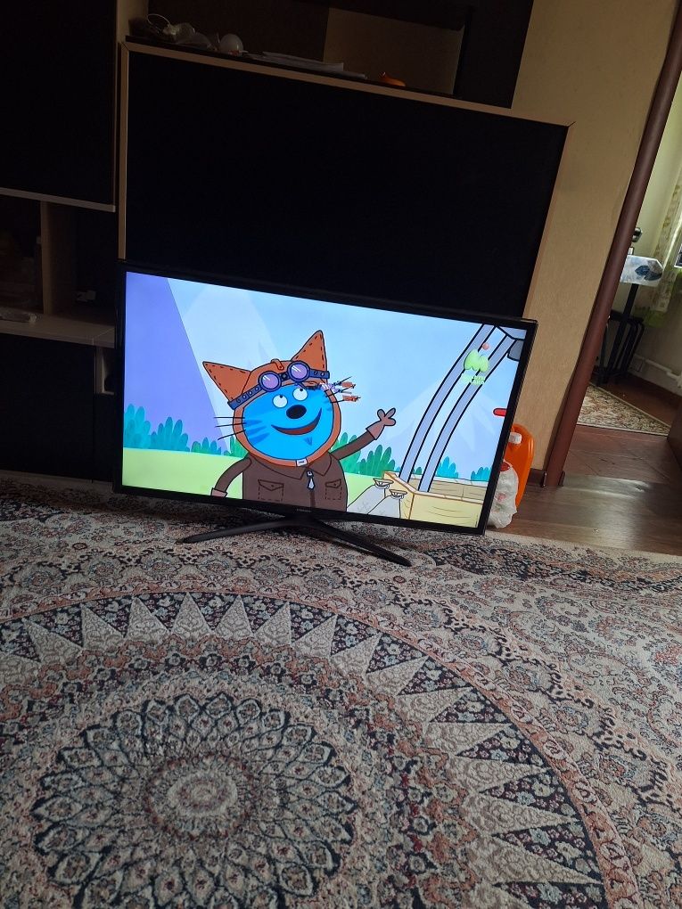 Samsung Smart TV Wi-Fi Bluetooth YouTube Netflix