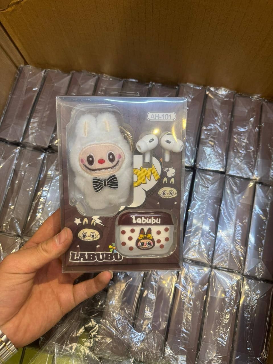 Подарочный набор Labubu с наушниками Airpods pro  по низким ценам