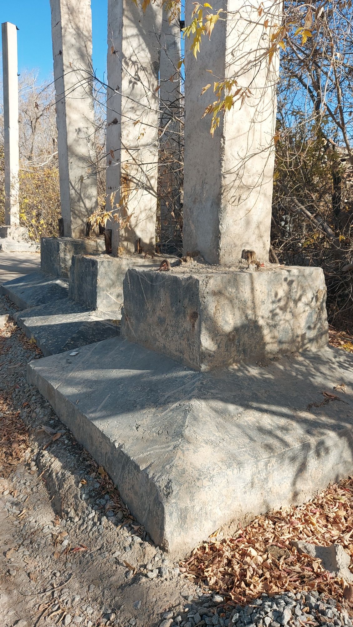 Колоны со стаканами