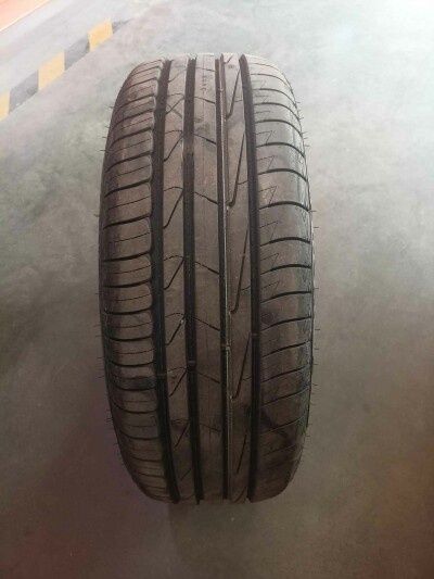 Автошины Ikon Tyres (Nokian)  225/55/R18