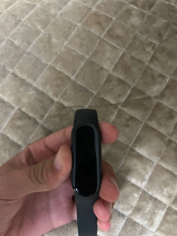 Mi band 6 в хорошем состояние