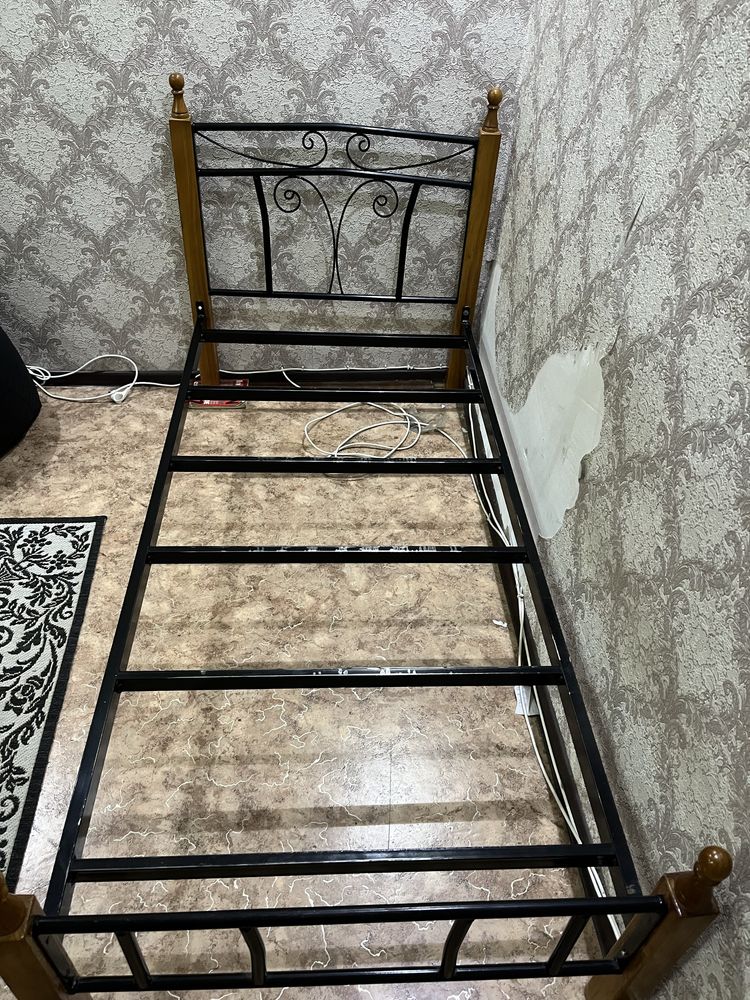 Продам кровать в хорошем состоянии