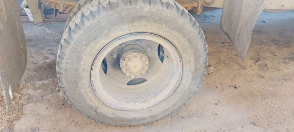 Продам резину на грузовые авто