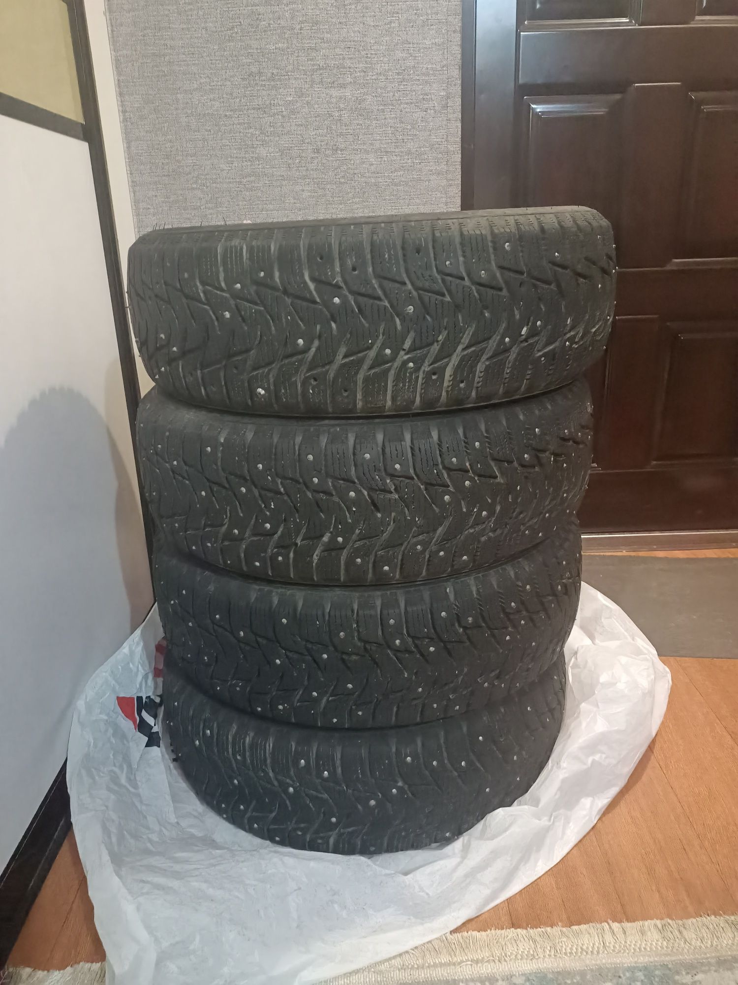Продам шины зимние